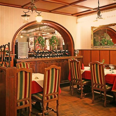 Logis Hotel Restaurant Hostellerie De L'Etoile Wasselonne Exterior foto
